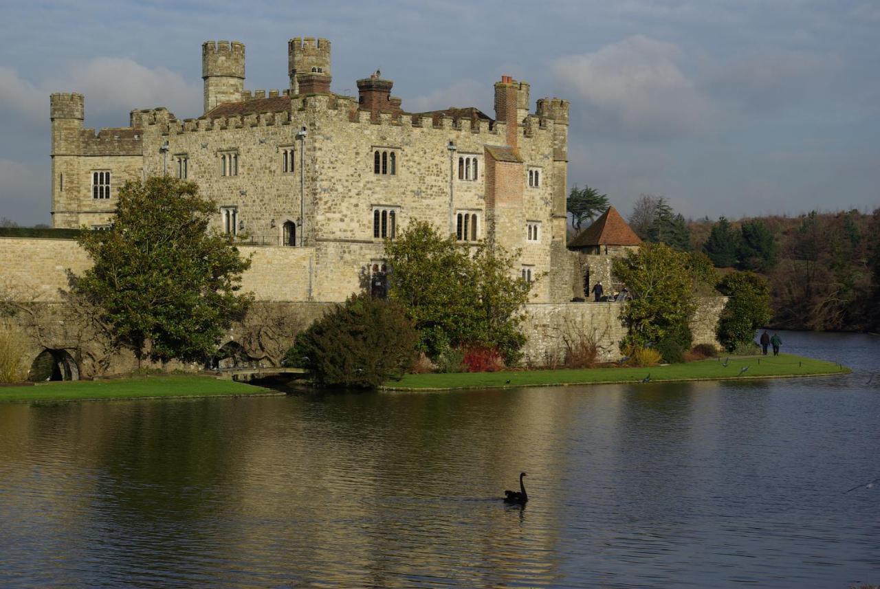 Leeds Castle Maiden'S Tower Bed and Breakfast Maidstone Eksteriør billede