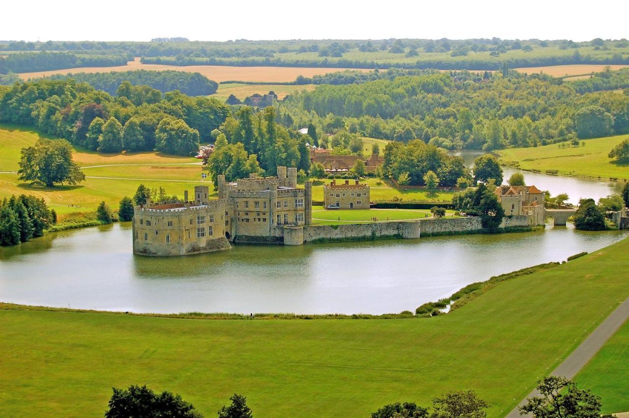 Leeds Castle Maiden'S Tower Bed and Breakfast Maidstone Eksteriør billede